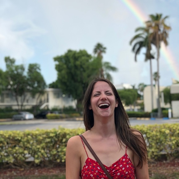 Meet your posher, Stephanie! - Picture 4 of 4